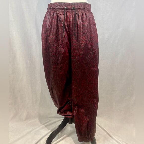 Nike red and black python print woven jogger pants size medium - Picture 9 of 14